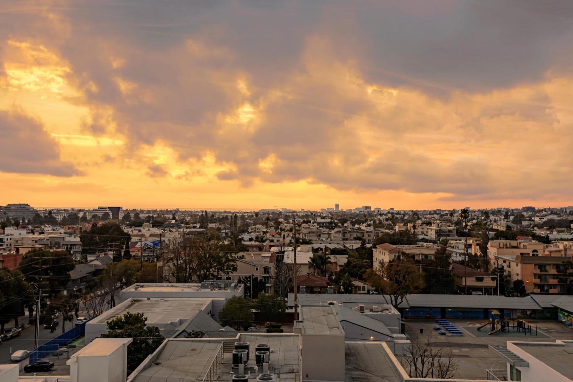 Stylish Near Ucla Coliving Suite W In Unit W&D Los Angeles Exterior photo